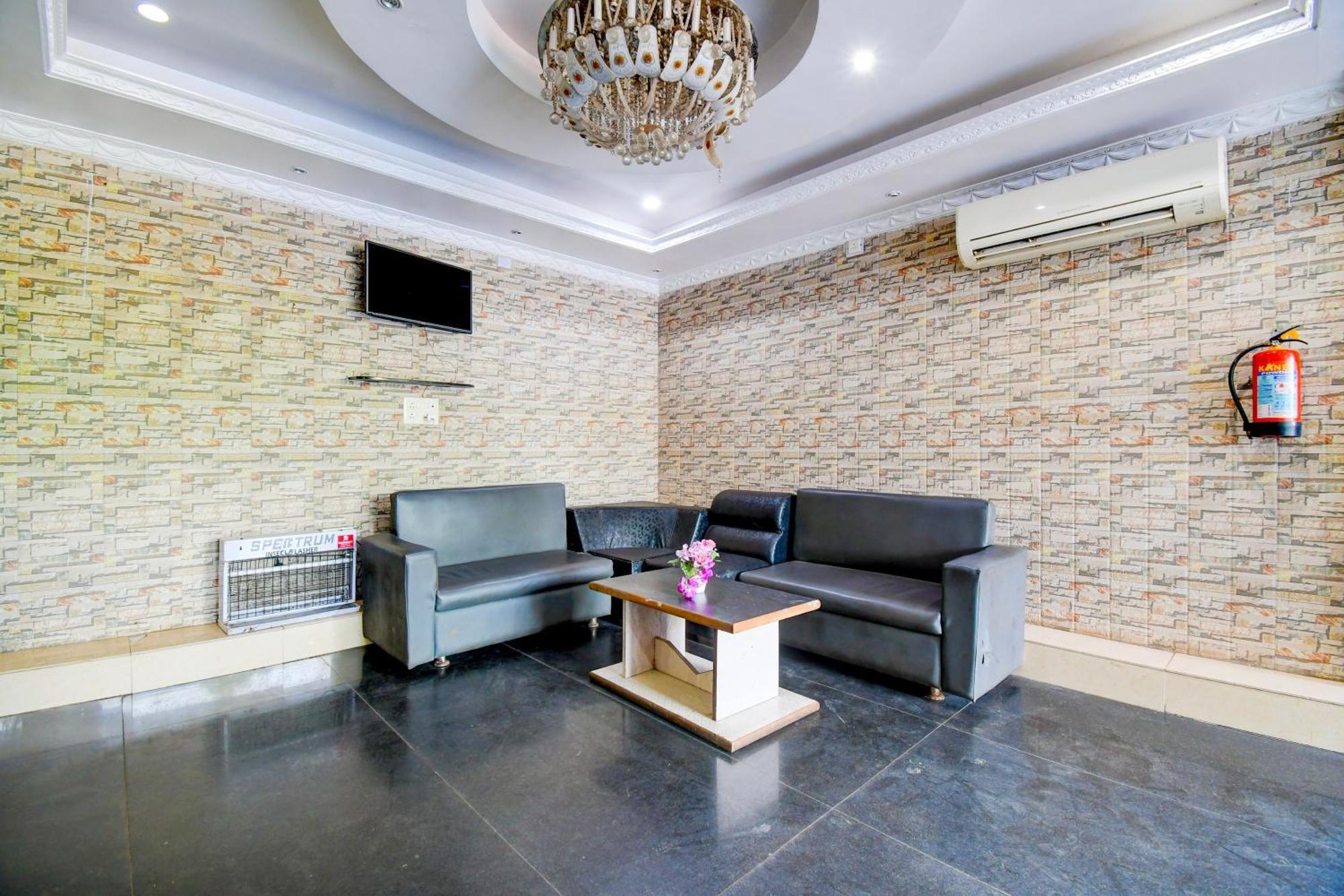 Hotel O Blue Royal Bhubaneswar Exterior foto